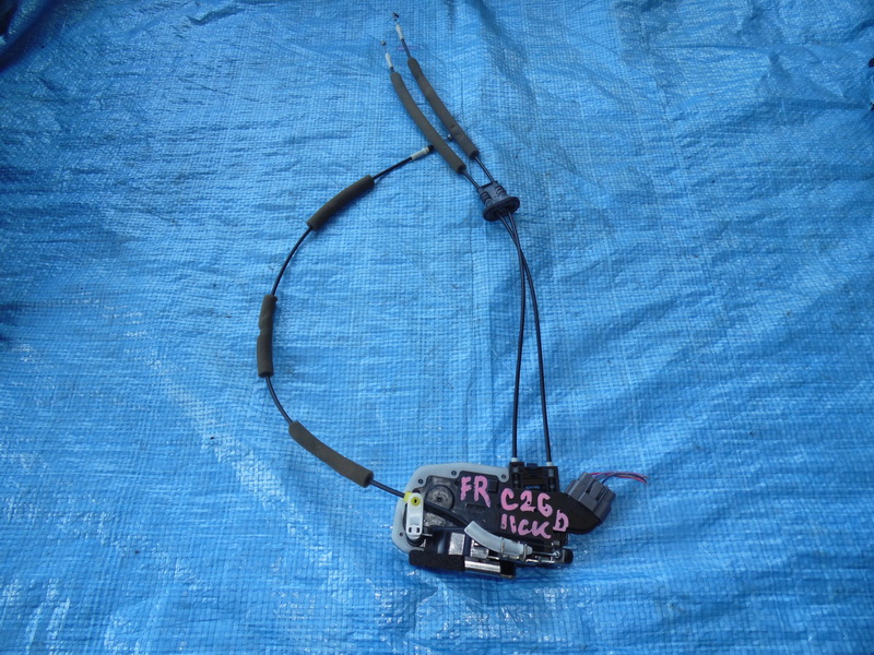 Замок двери Nissan Serena