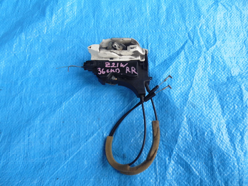 Замок двери Mitsubishi Colt Plus