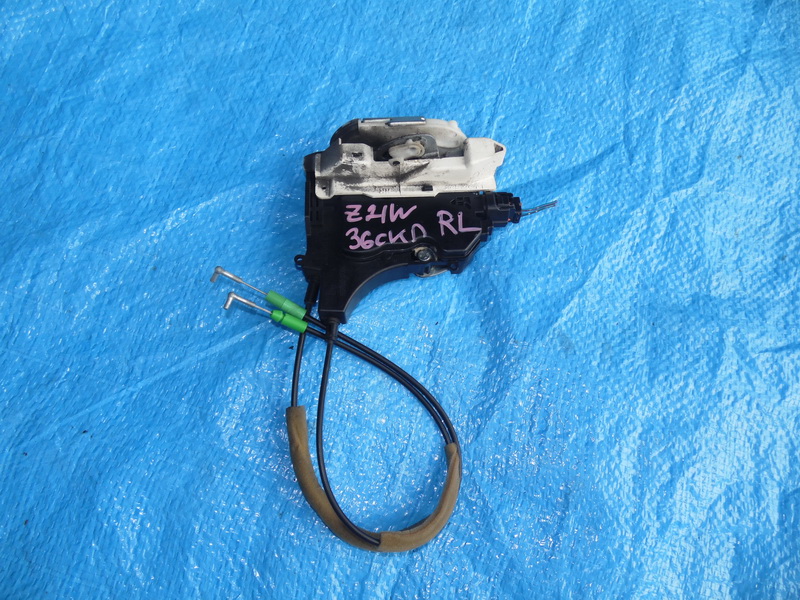 Замок двери Mitsubishi Colt Plus