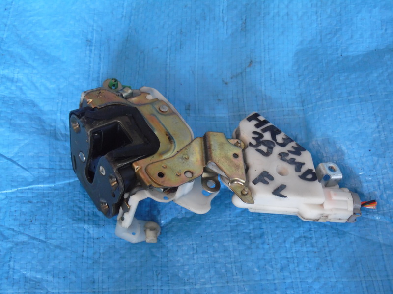 Замок двери Nissan Skyline