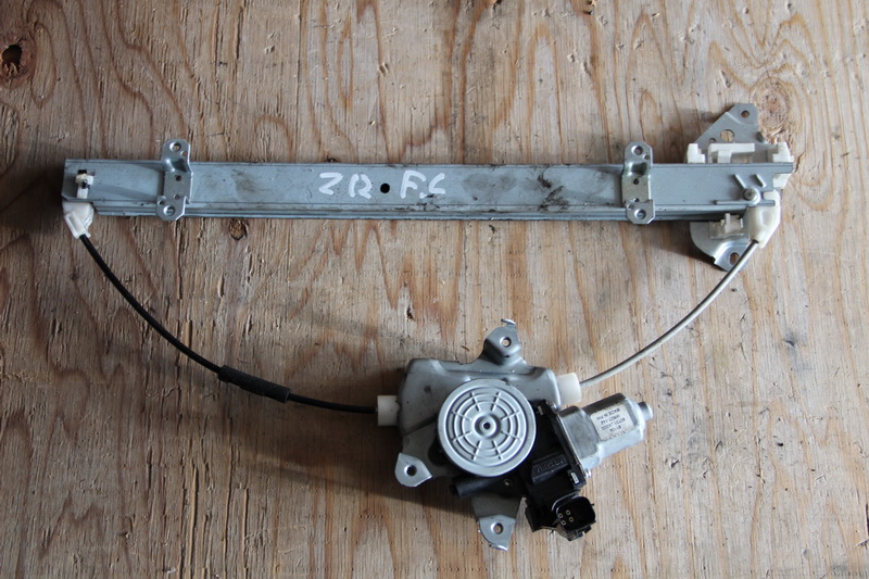 Стеклоподъемник Nissan Cube Z12