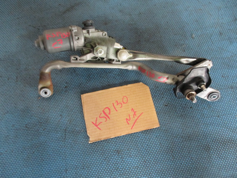 Трапеция дворников Toyota Vitz