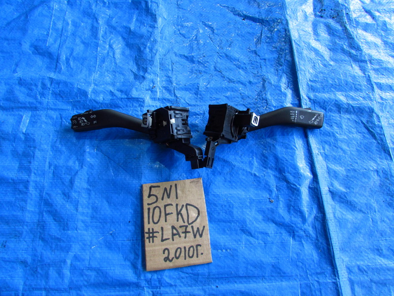 Подрулевой переключатель Volkswagen Tiguan