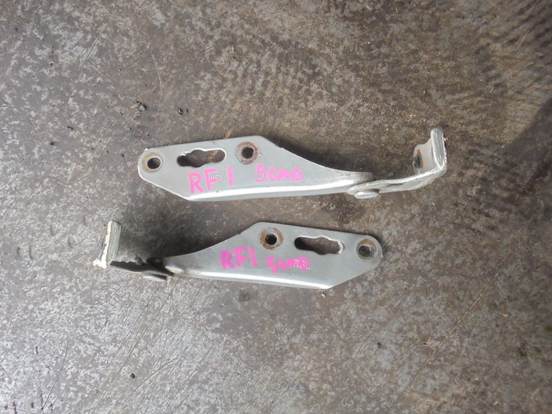 Петля капота Honda Stepwgn RF1