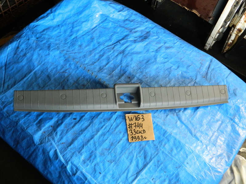 Накладка замка багажника Mercedes-benz M-class W163